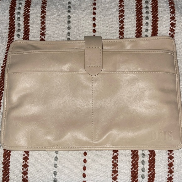 BEIS Bags Beis Beige Laptop Sleeve Poshmark